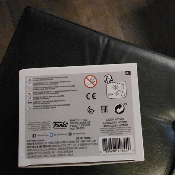 Official PRIDE Batman Funko Pop Collectible - Picture 8 of 8